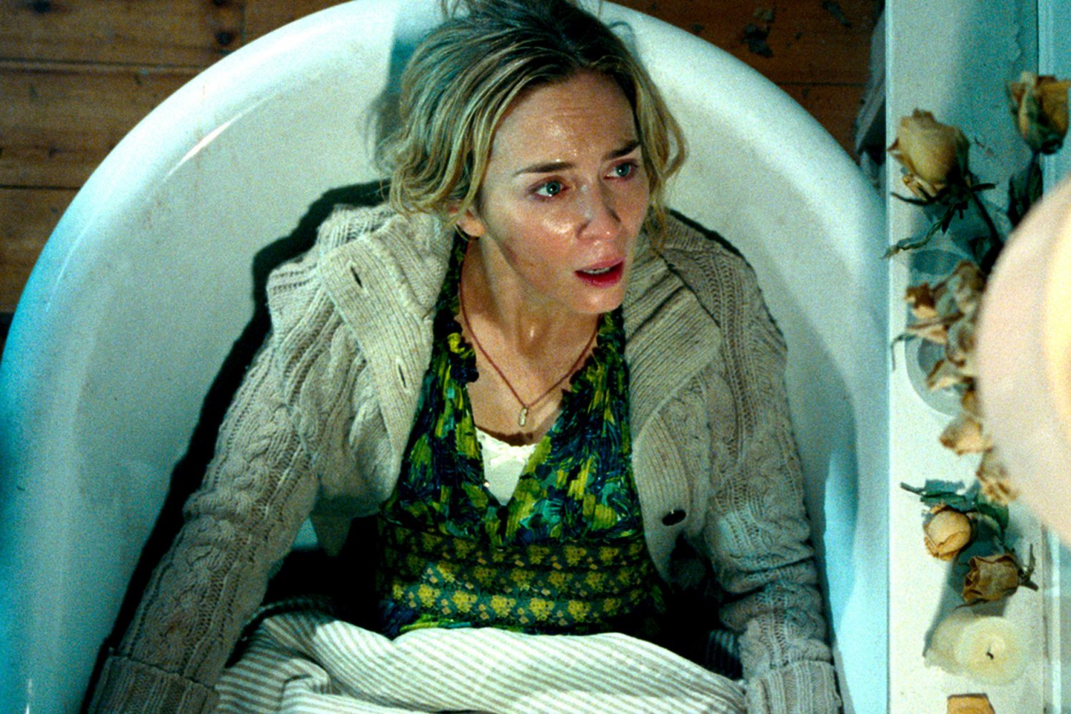 Dzieło Johna Krainskiego jedna krytyków i widzów. Ma szansę stać się najlepszym horrorem tego roku. W jednej z ról zobaczymy widoczną na zdjęciu żonę reżysera - Emily Blunt