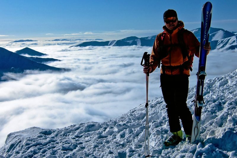 Najlepsi freeridowcy zjeżdżają z gór ryzykując swoje życie