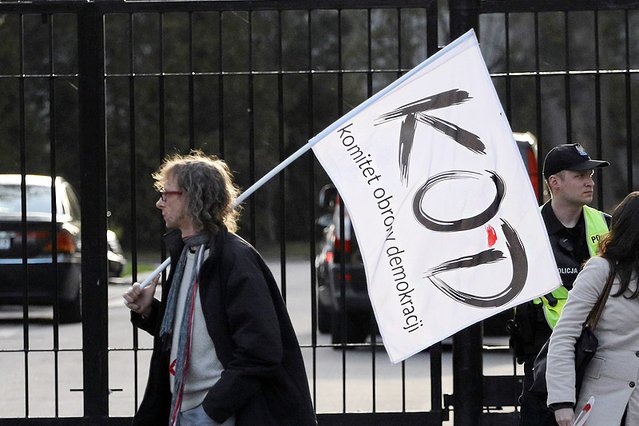 Po roku  walki o demokrację opozycja nie posunęła się nawet o krok naprzód.