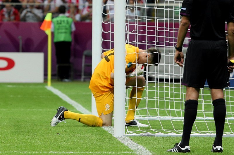 Przemysław Tytoń żegna się na linii bramkowej