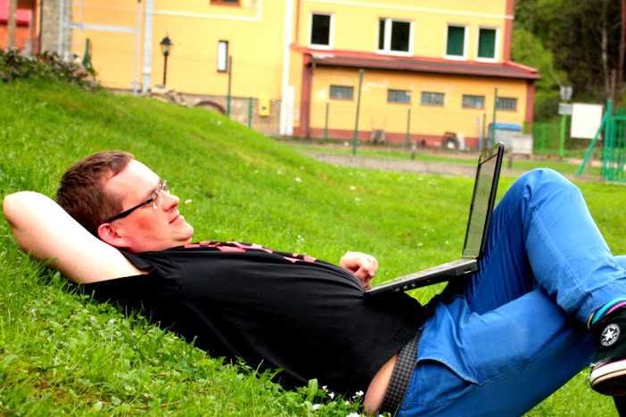 Dominik Panek, autor bloga pilkarskamafia.blogspot.com, dziennikarz portalu polskieradio.pl