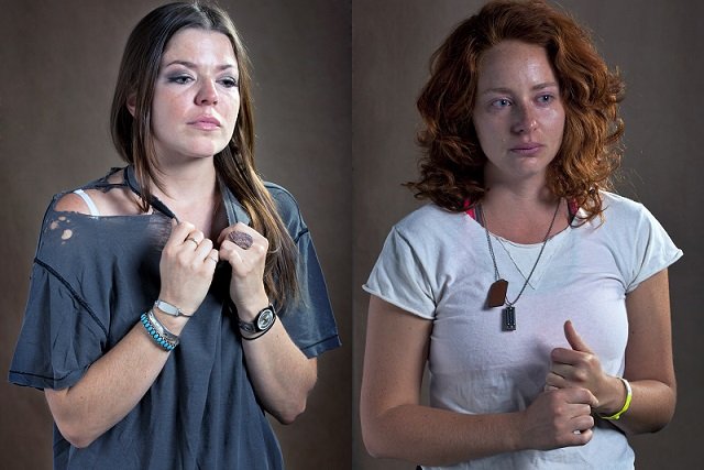 "Lovers Shirts'" to wspólny projekt fotografki Carli Richmond i pisarki Hanne Steen.