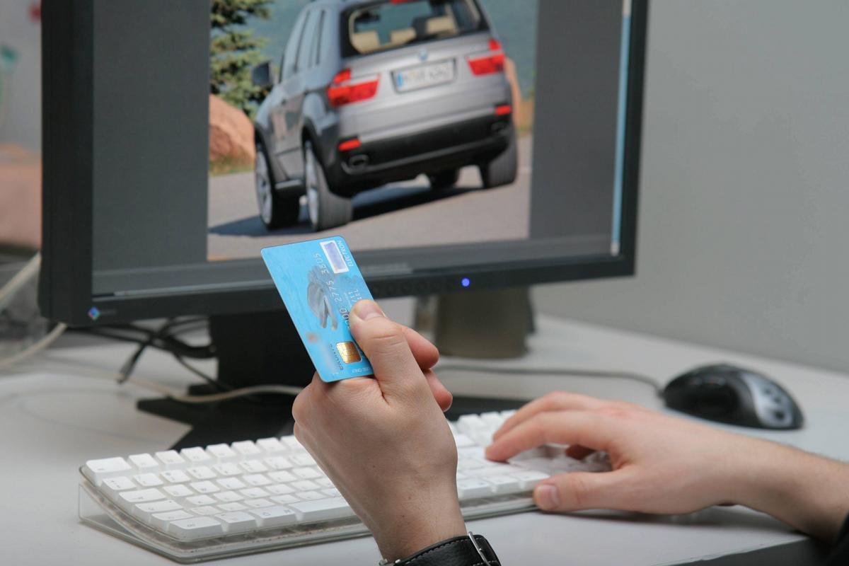 Zakupy w sieci stają się coraz popularniejsze i... coraz bardziej elitarne