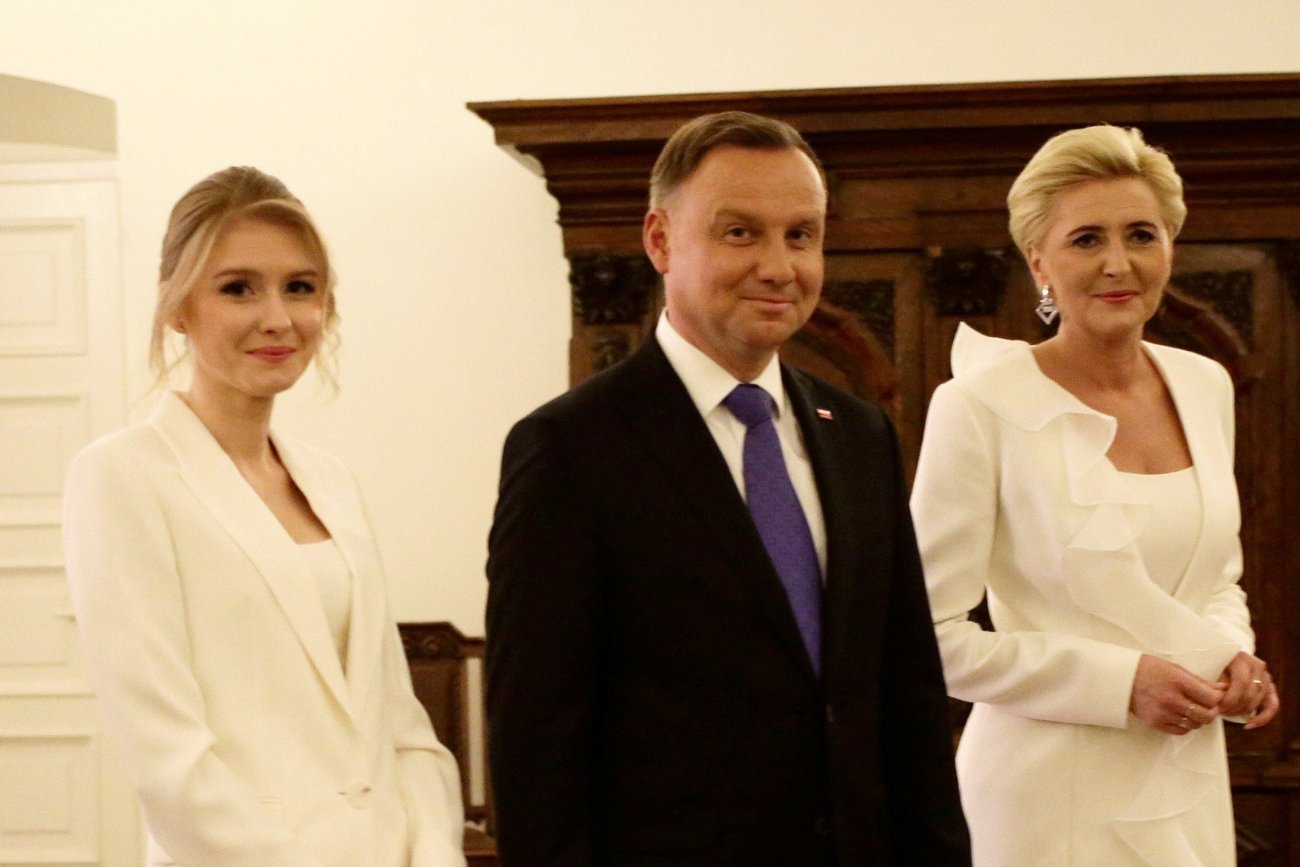 Ujawnili, kim jest mąż Kingi Dudy. Zięć prezydenta od niedawna pracuje dla rządu