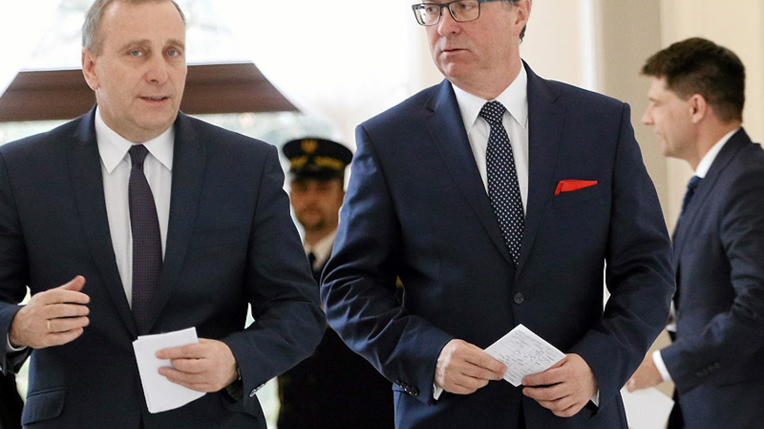 Przewodniczący SLD Włodzimierz Czarzasty sugeruje, że PO i PiS dogadują się w sprawie podwyższenia progu wyborczego i uniemożliwienia małym partiom wejścia do Sejmu.