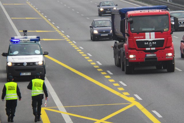 Przeładowni przewoźnicy-cwaniacy mogą wymknąć się z Gdyni, bo tam inspekcja jest proszona o przymykanie oka. Inaczej port w Gdyni przestanie istnieć