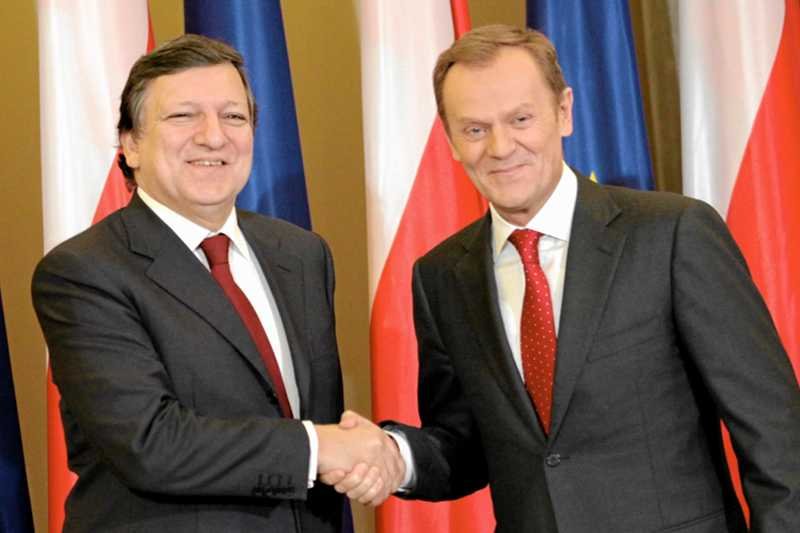 Po lewej szef Komisji Europejskie Jose Manuel Barroso i premier Polski Donald Tusk. Obaj już niedługo nie będą mieli powodów do zadowolenia
