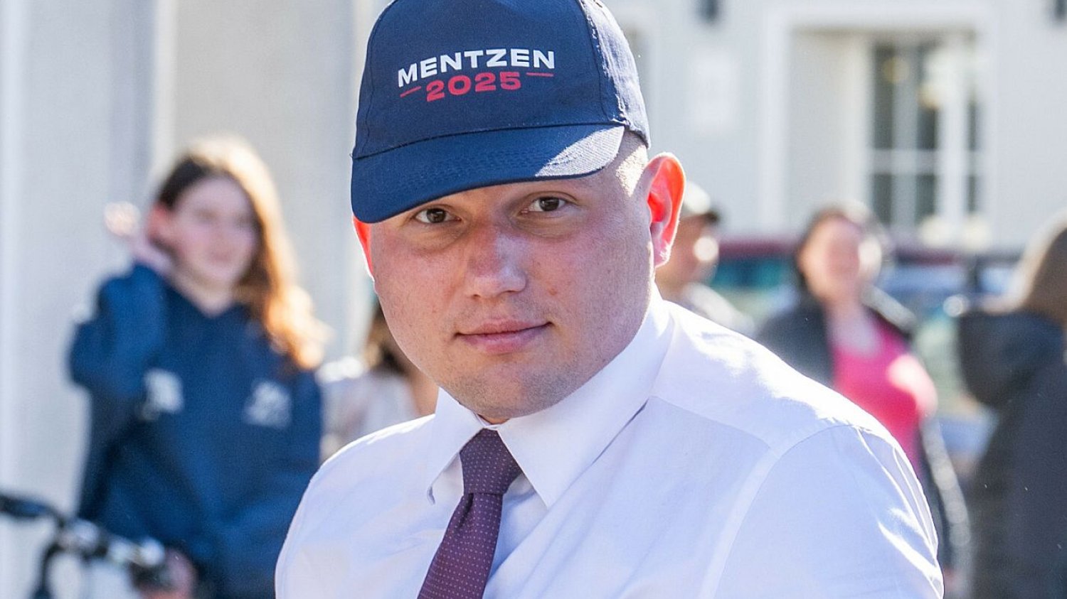 Poparcie dla Sławomira Mentzena szybko topnieje