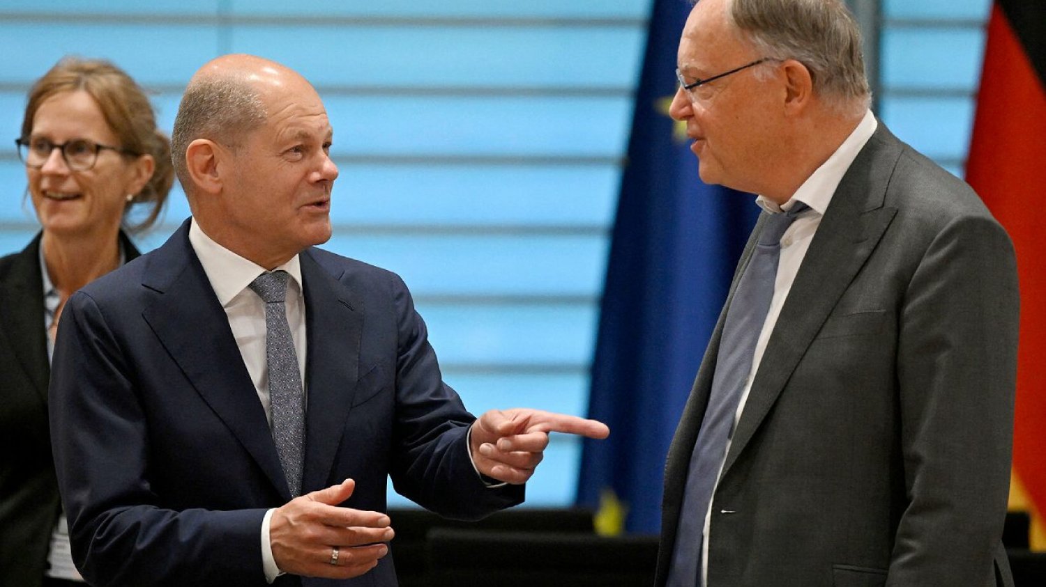 Kanclerz Niemiec Olaf Scholz i premier Dolnej Saksonii Stephan Weil mają powody do zadowolenia. SPD wygrało wybory landowe. Kanclerz Niemiec Olaf Scholz i premier Dolnej Saksonii Stephan Weil.
