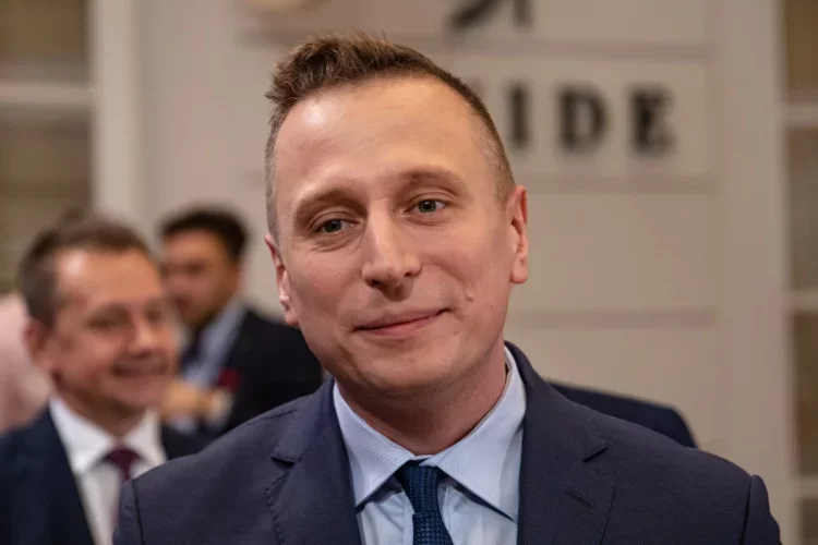 Senator Krzysztof Brejza jest gościem podcastu poliTYka.