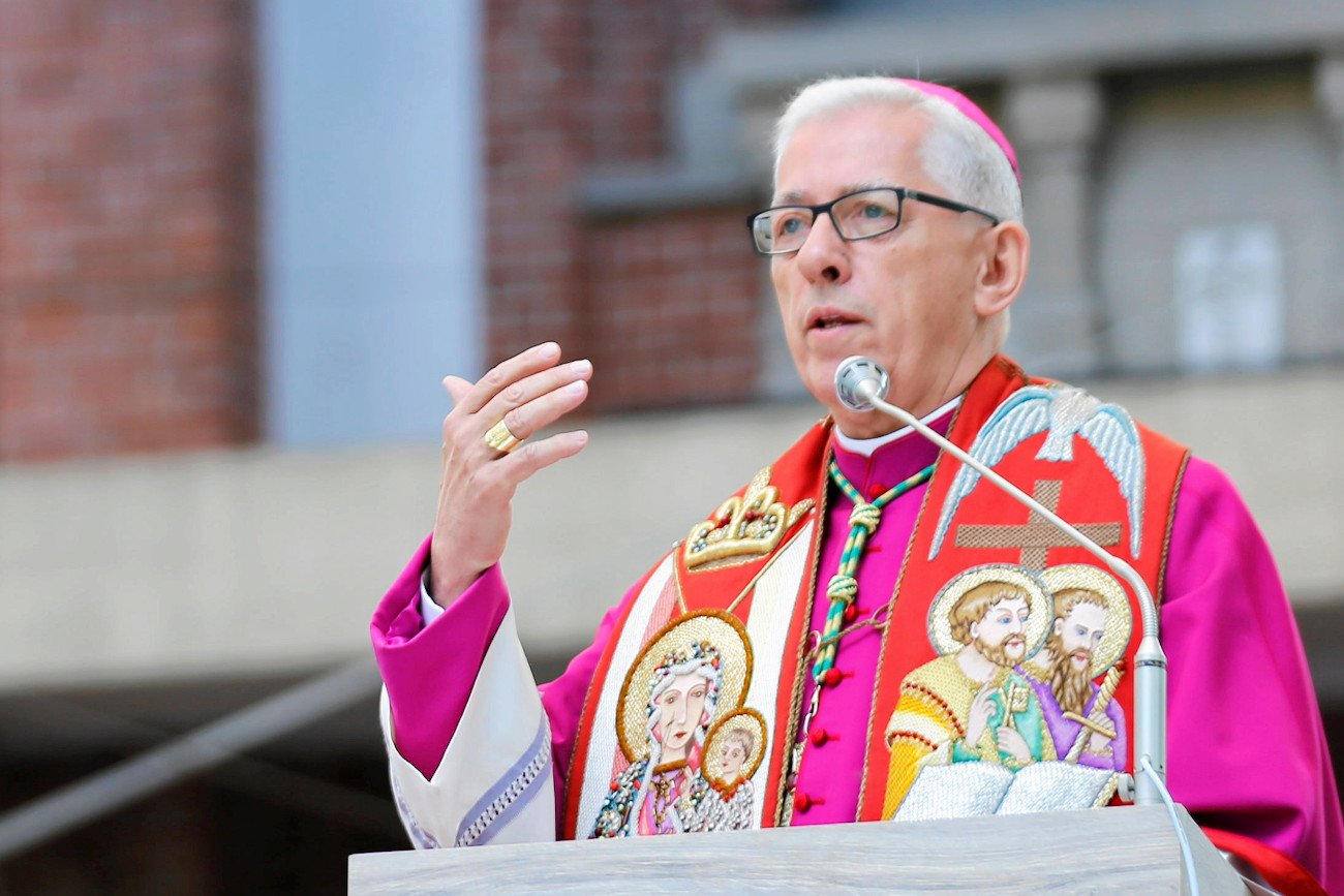 Metropolita katowicki abp Wiktor Skworc złożył rezygnację z członkostwa w Radzie Stałej Konferencji Episkopatu Polski.