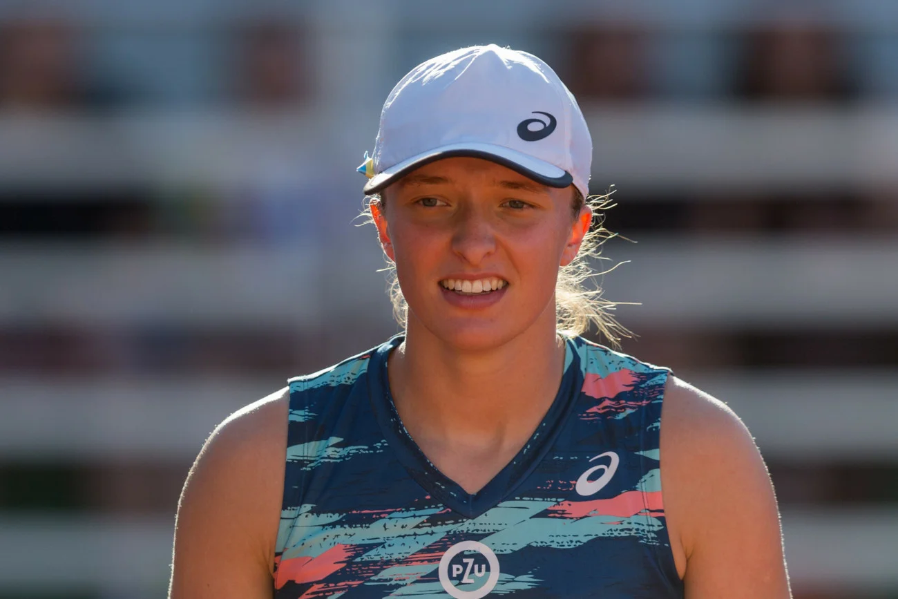 Iga Świątek w piątkowym ćwierćfinale BNP Paribas Poland Open dosyć niespodziewanie przegrała z Caroline Garcią.