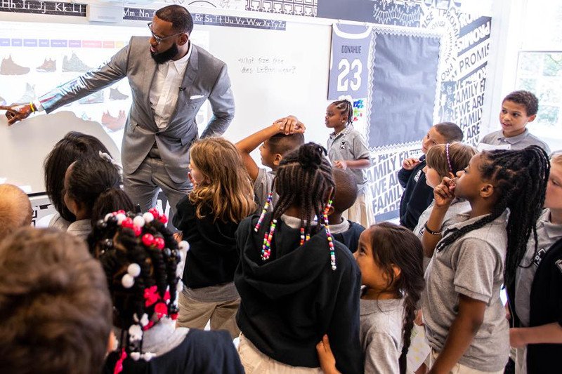 Za tą inicjatywę, Jamesowi należą się brawa.