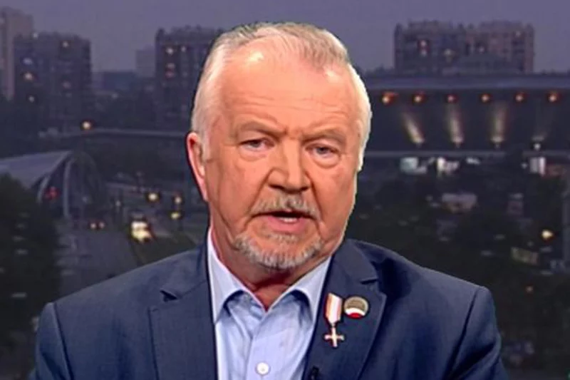 Andrzej Rozpłochowski były lider śląskiej "S" lustrował” w TVP Info Władysława Frasyniuka posiłkując się insynuacjami. Kilka lat temu sam przyznał, że jego ojciec i żona donosili na niego do SB