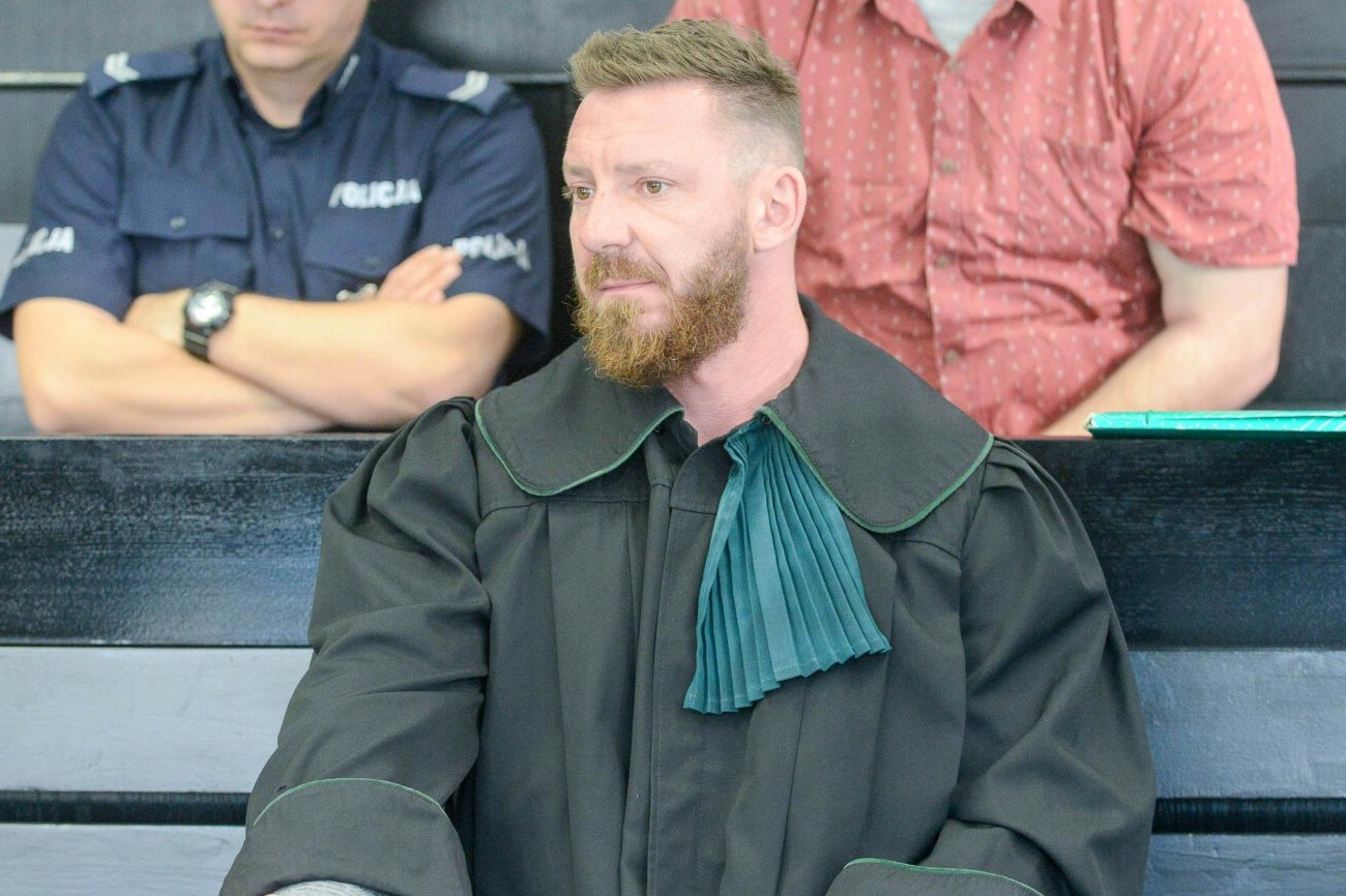 Adwokat od "trumny na kółkach". Wiadomo, co dalej z jego pracą.