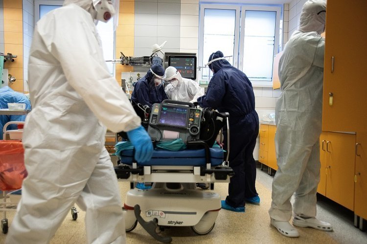 Epidemia w Polsce nie zwalnia