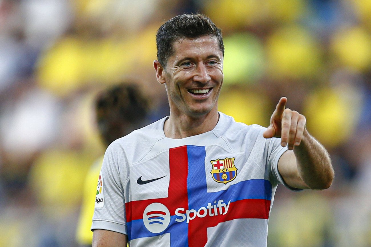 Robert Lewandowski na każdym kroku spotyka się w Katalonii z dużym zainteresowaniem kibiców FC Barcelony.