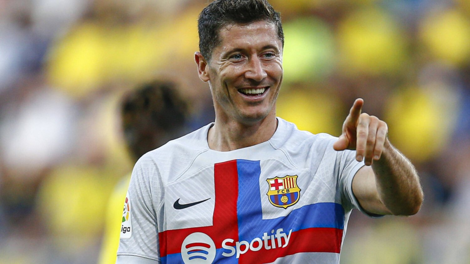 Robert Lewandowski na każdym kroku spotyka się w Katalonii z dużym zainteresowaniem kibiców FC Barcelony.