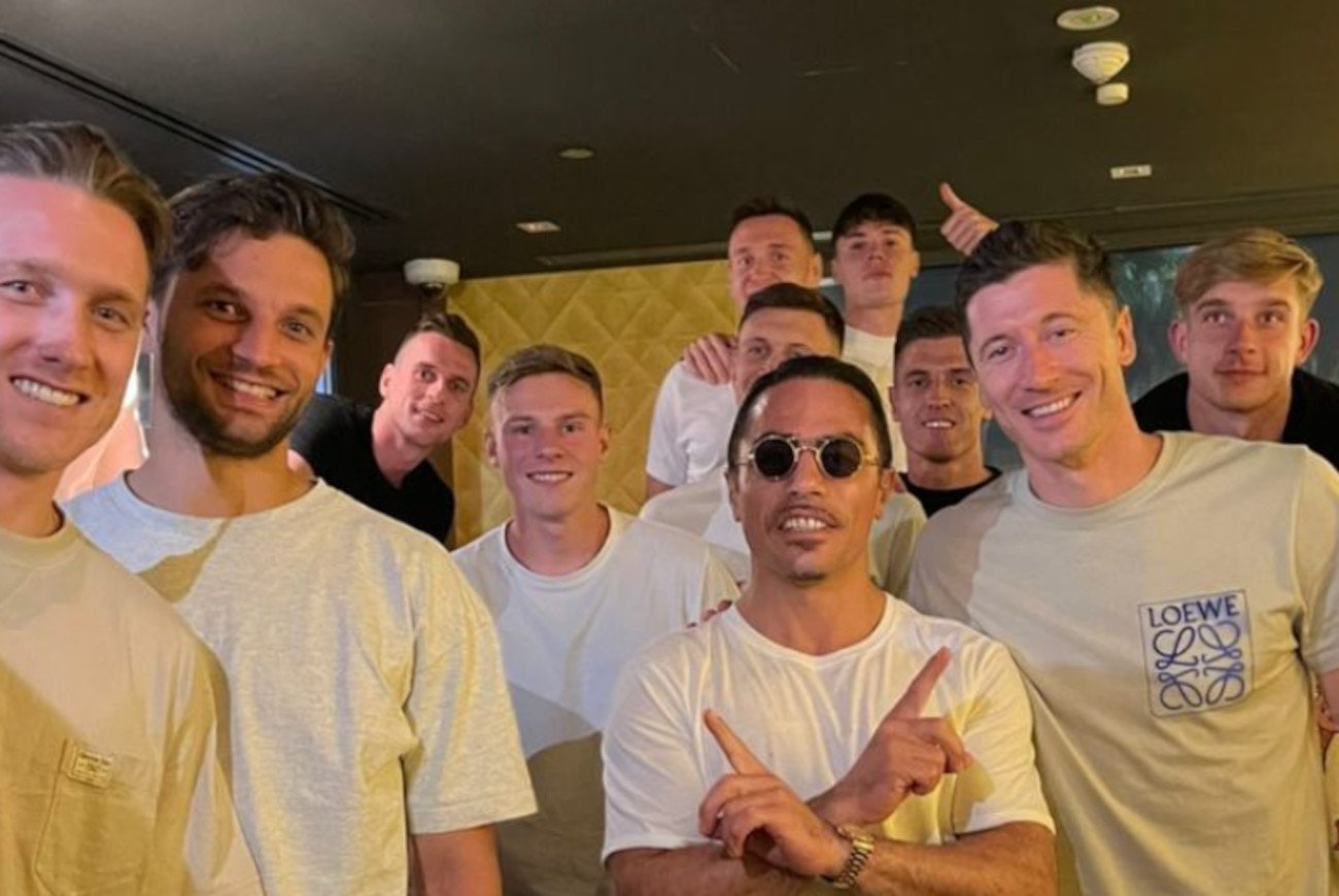 Piłkarska reprezentacja Polski wybrała się do światowej sławy restauracji Nusr-Et, której właścicielem jest Salt Bae.