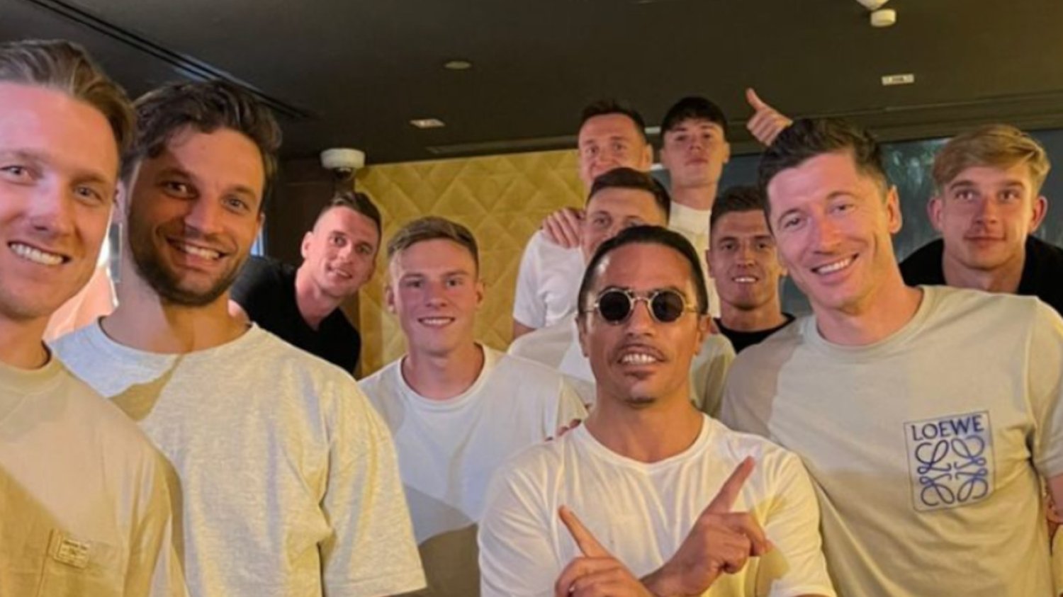 Piłkarska reprezentacja Polski wybrała się do światowej sławy restauracji Nusr-Et, której właścicielem jest Salt Bae.