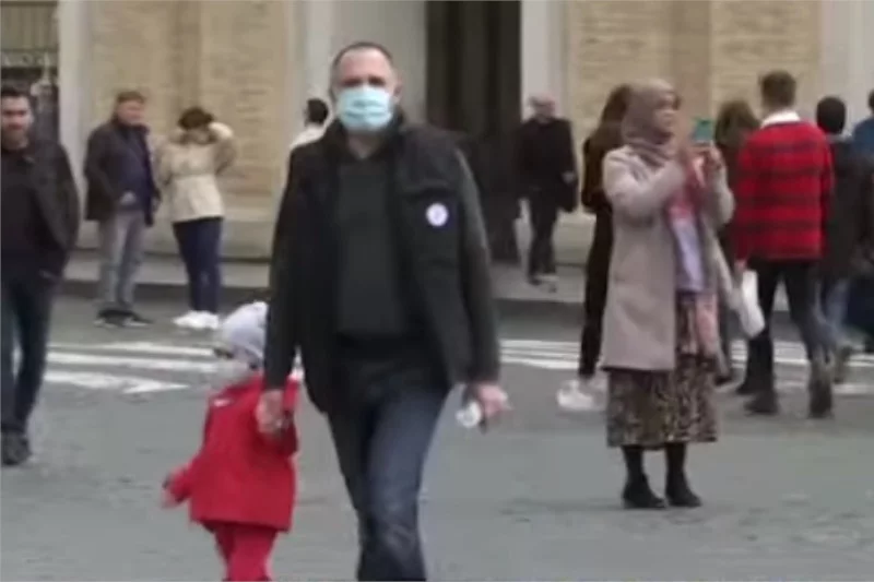 Włochy wprowadzają radykalne środki w walce z koronawirusem.