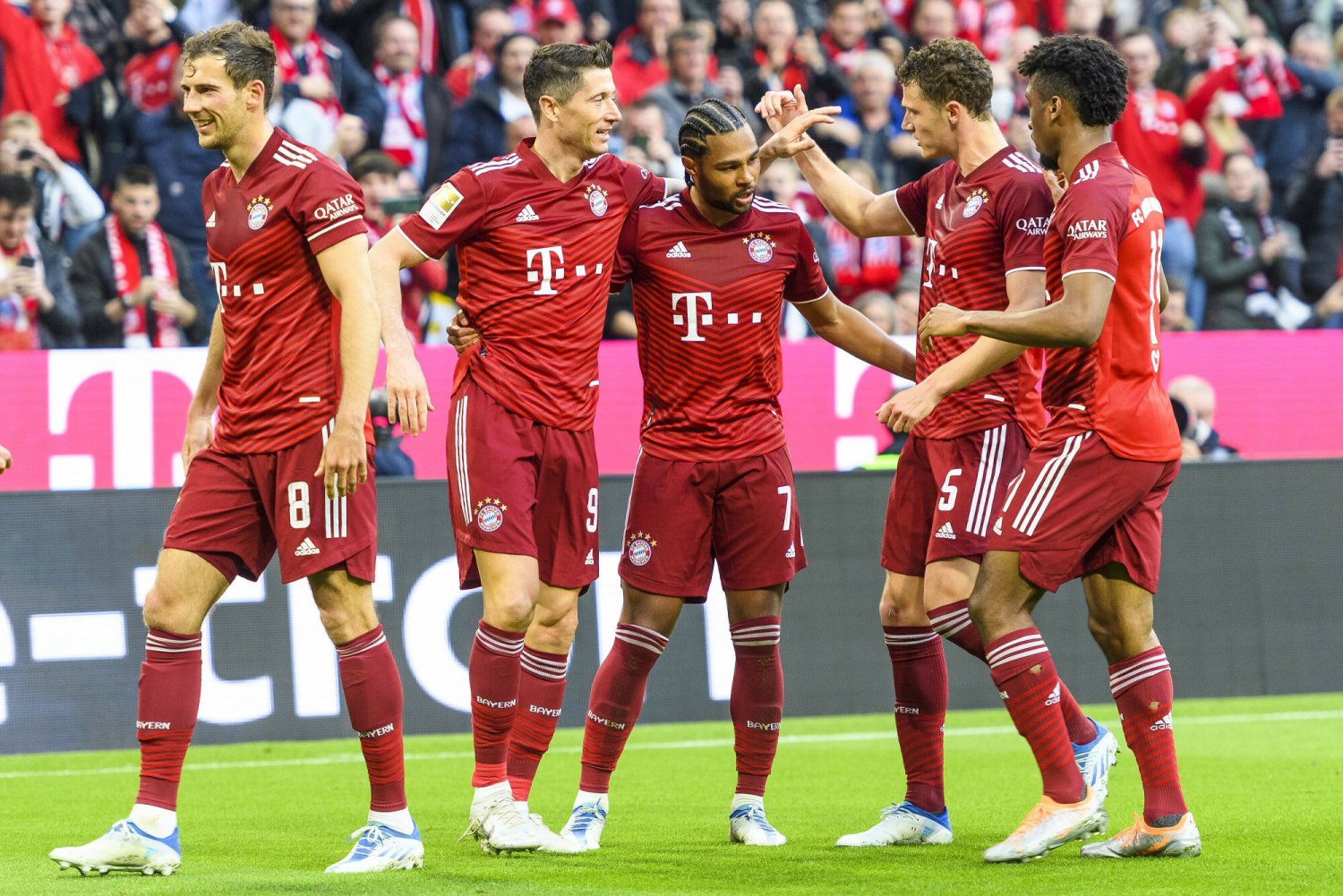 Robert Lewandowski i jego Bayern Monachium wywalczyli w sobotę mistrzostwo Niemiec. To ich dziesiąty tytuł z rzędu, czyli absolutny rekord