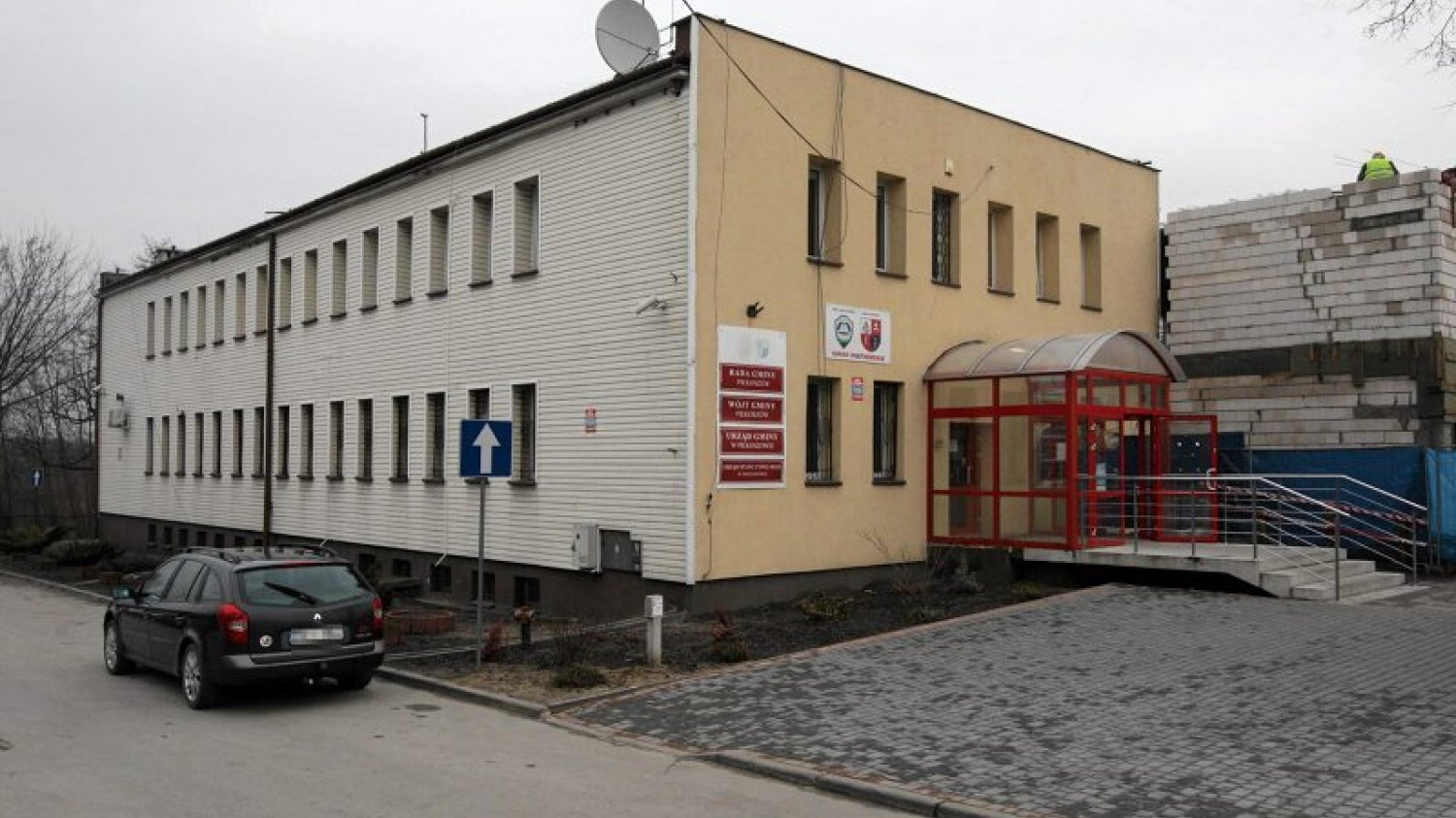 W 2013 r. funkcjonariusze publiczni popełnili ponad 7,3 tysięcy przestępstw urzędniczych (budynek na zdjęciu jest tylko ilustracją do tekstu)