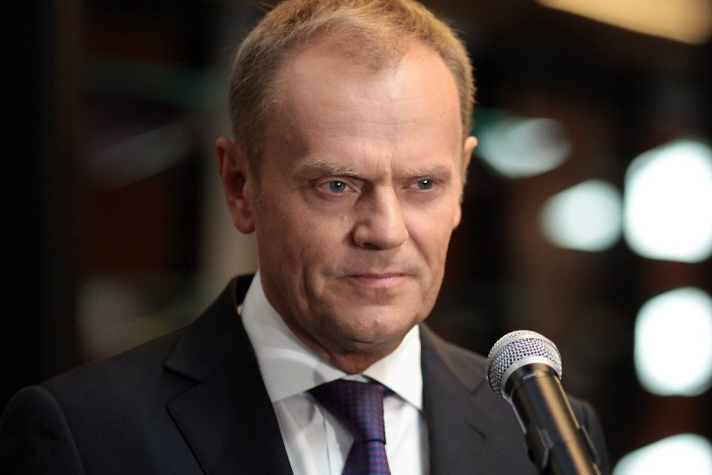 Fala krytyki Tuska w europarlamencie. Nie wziął udziału w prezentacji ds. podziału uchodźców