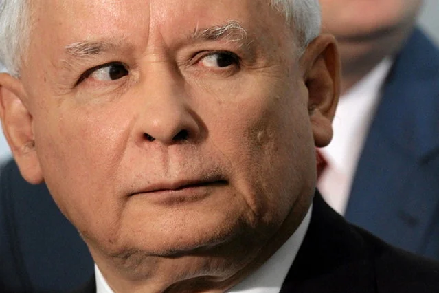 Jarosław Kaczyński i jego rząd chcą się wyraźnie odgrodzić od redakcji, które ich krytykują?