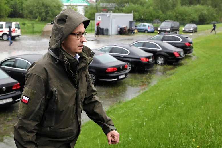 Mateusz Morawiecki wprowadził drugi stopień alarmowy BRAVO-CRP w związku ze zbliżającymi się wyborami parlamentarnymi.