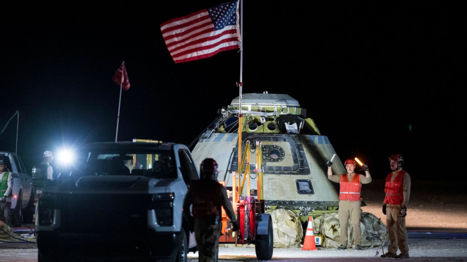 Kapsuła Starliner wróciła na Ziemię. Dwójka astronautów jeszcze do lutego zostanie w kosmosie.