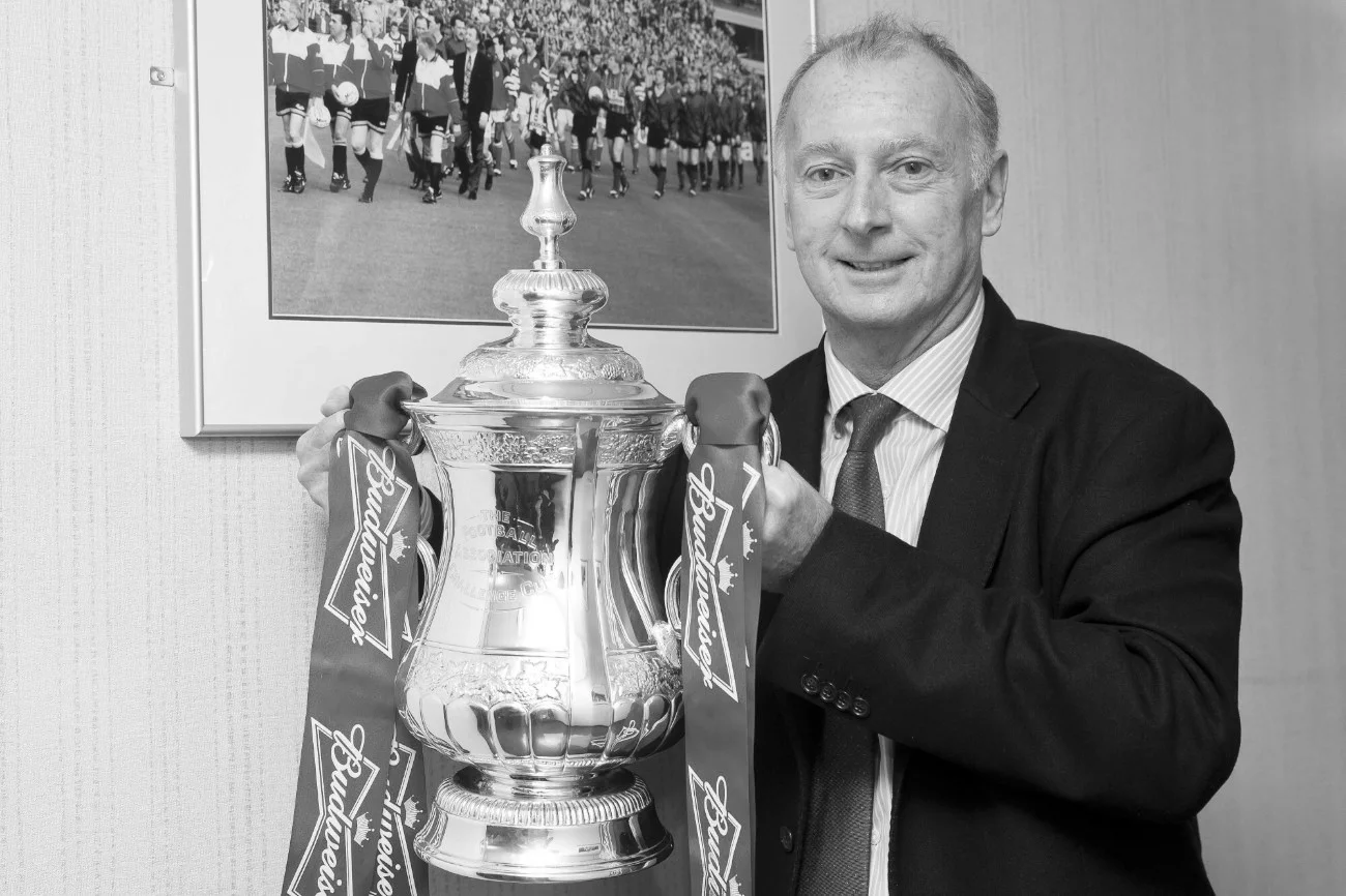 Trevor Francis nie żyje. Legendarny angielski piłkarz zmarł na zawał. Trevor Francis nie żyje. Legendarny angielski piłkarz zmarł na zawał.