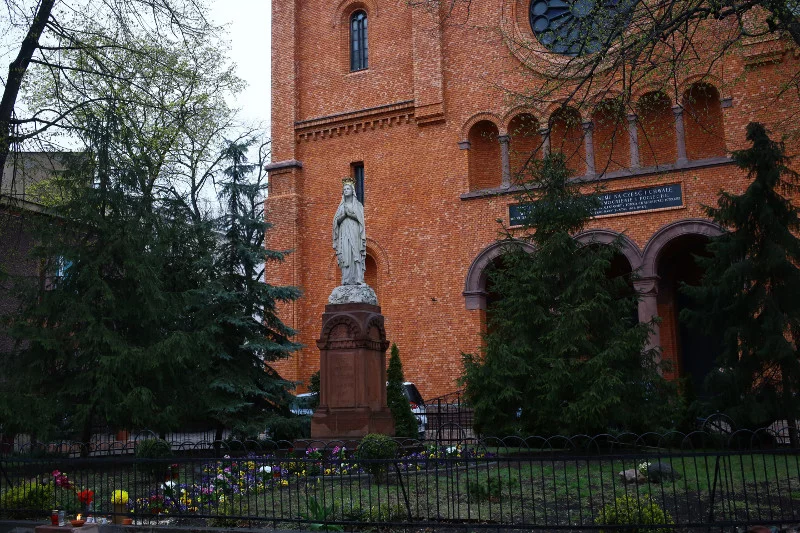 Prokuratura ujawniła szczegóły sekcji zwłok ofiary zbrodni w kościele św. Augustyna w Warszawie.