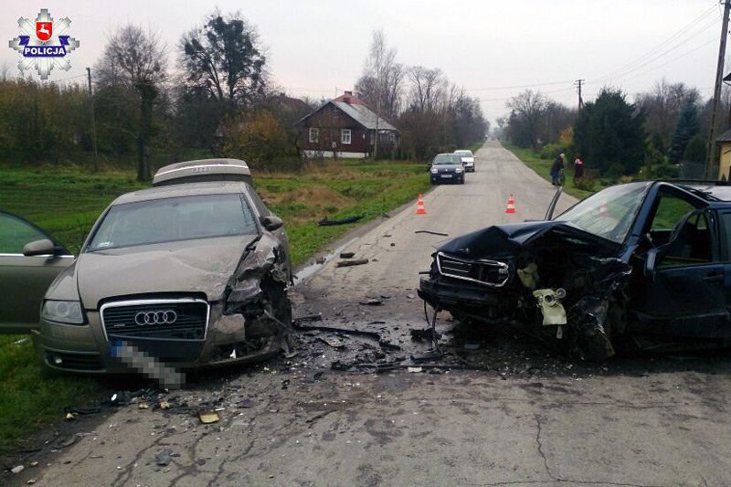 Taką scenę zastali policjanci po przyjeździe na miejsce zuchwałego napadu dokonanego przez złodziei-piratów drogowych w Łopienniku Górnym pod Lublinem.
