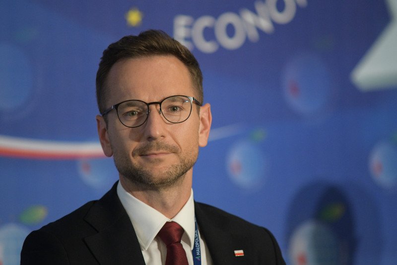 Od listopada 2019 roku Waldemar Buda jest sekretarzem stanu w Ministerstwie Funduszy i Polityki Regionalnej.