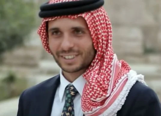 Były następca tronu Jordanii Hamza ibn Husajn zapowiedział, że zamierza przeciwstawić się rządowym zakazom komunikacji ze światem zewnętrznym.