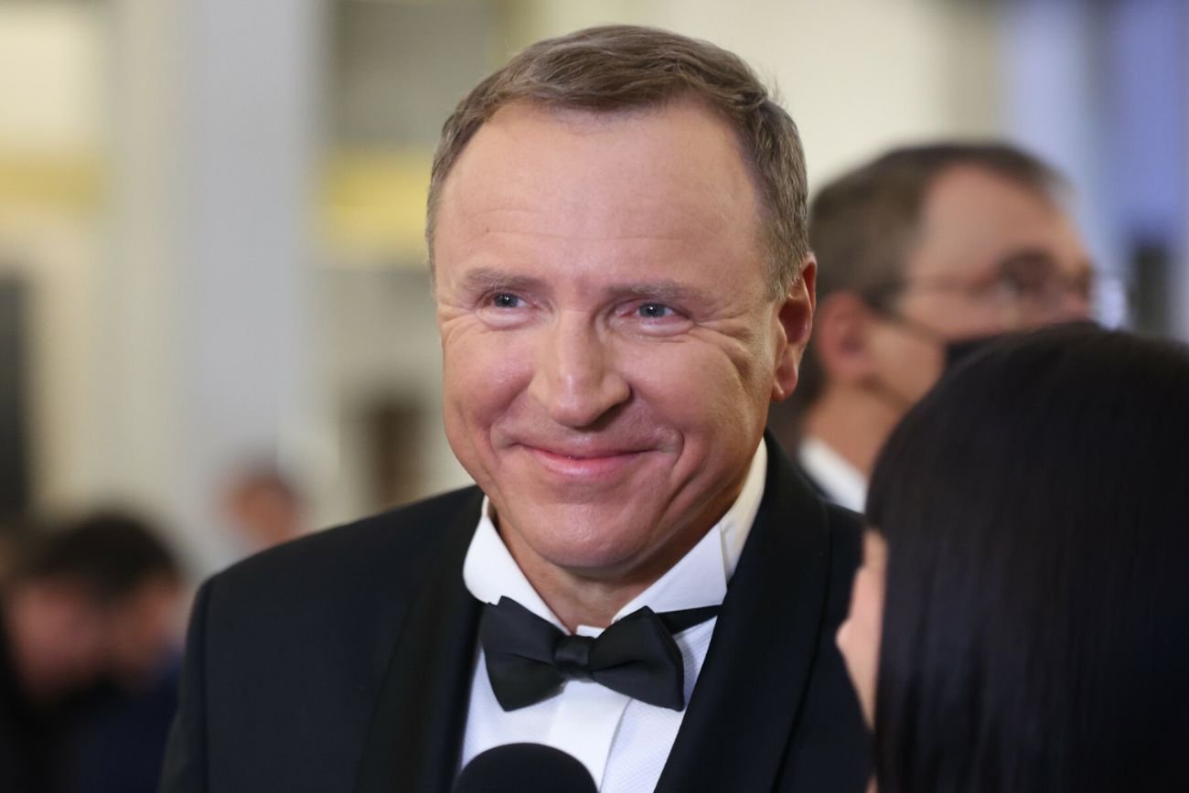 Onet: Kurski miał aż dwa dodatnie wyniki testów na koronawirusa. W izolacji był 40 godzin