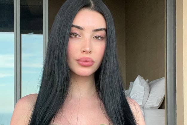 Liz Wizard to godna rywalka Andrew Tate'a. Uczy kobiety rządzić mężczyznami