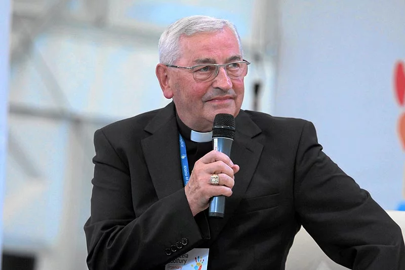 Bp Tadeusz Pieronek będzie gościem Przystanku Woodstock