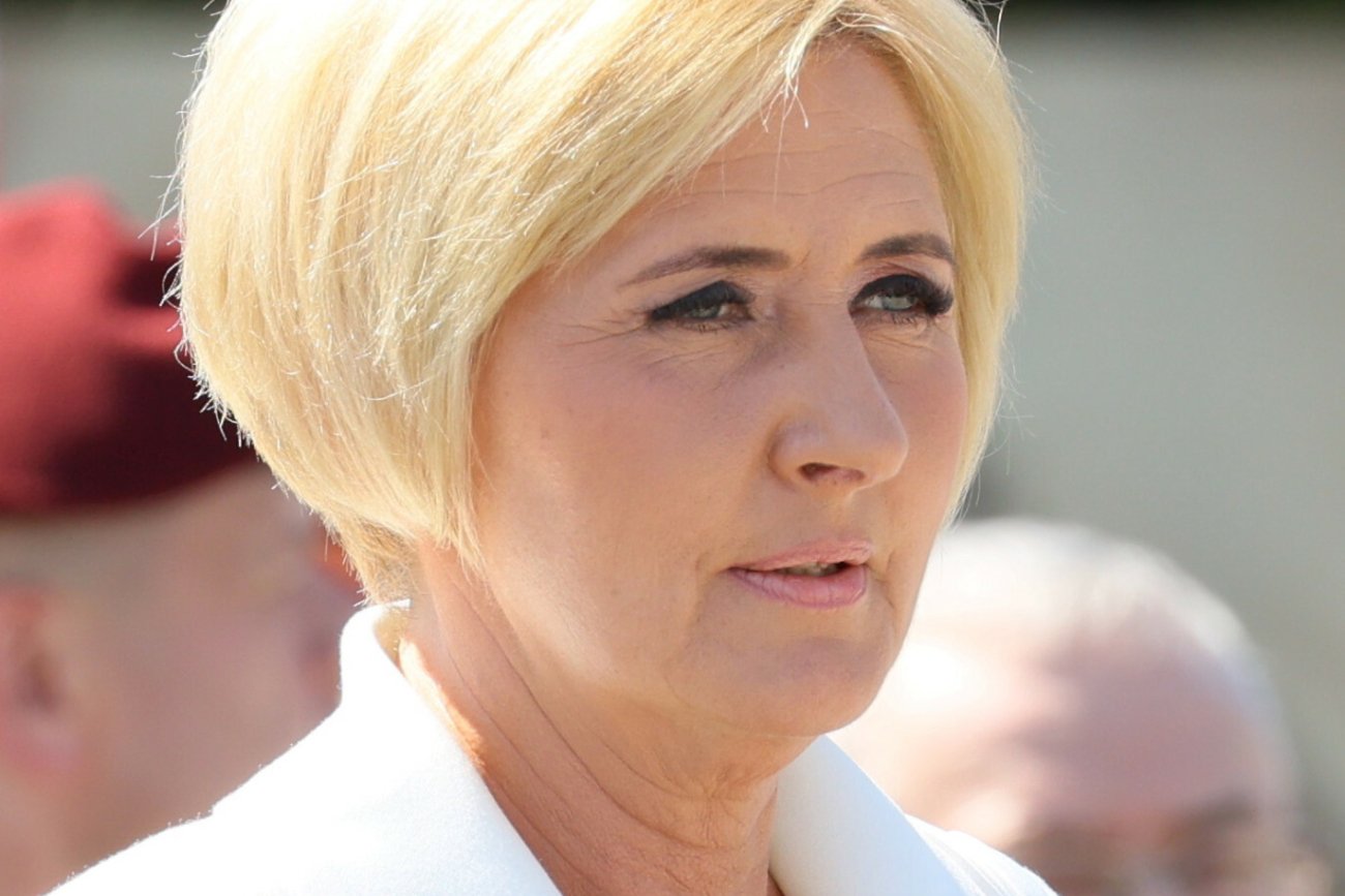 Agata Kornahuser-Duda w nowej fryzurze. Stylista gwiazd ocenia