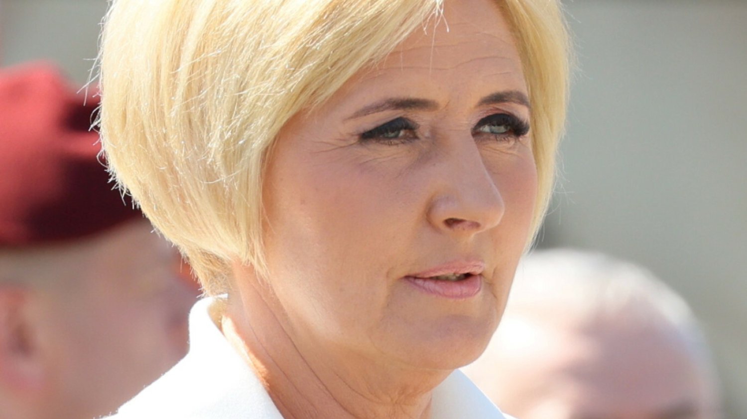 Agata Kornahuser-Duda w nowej fryzurze. Stylista gwiazd ocenia
