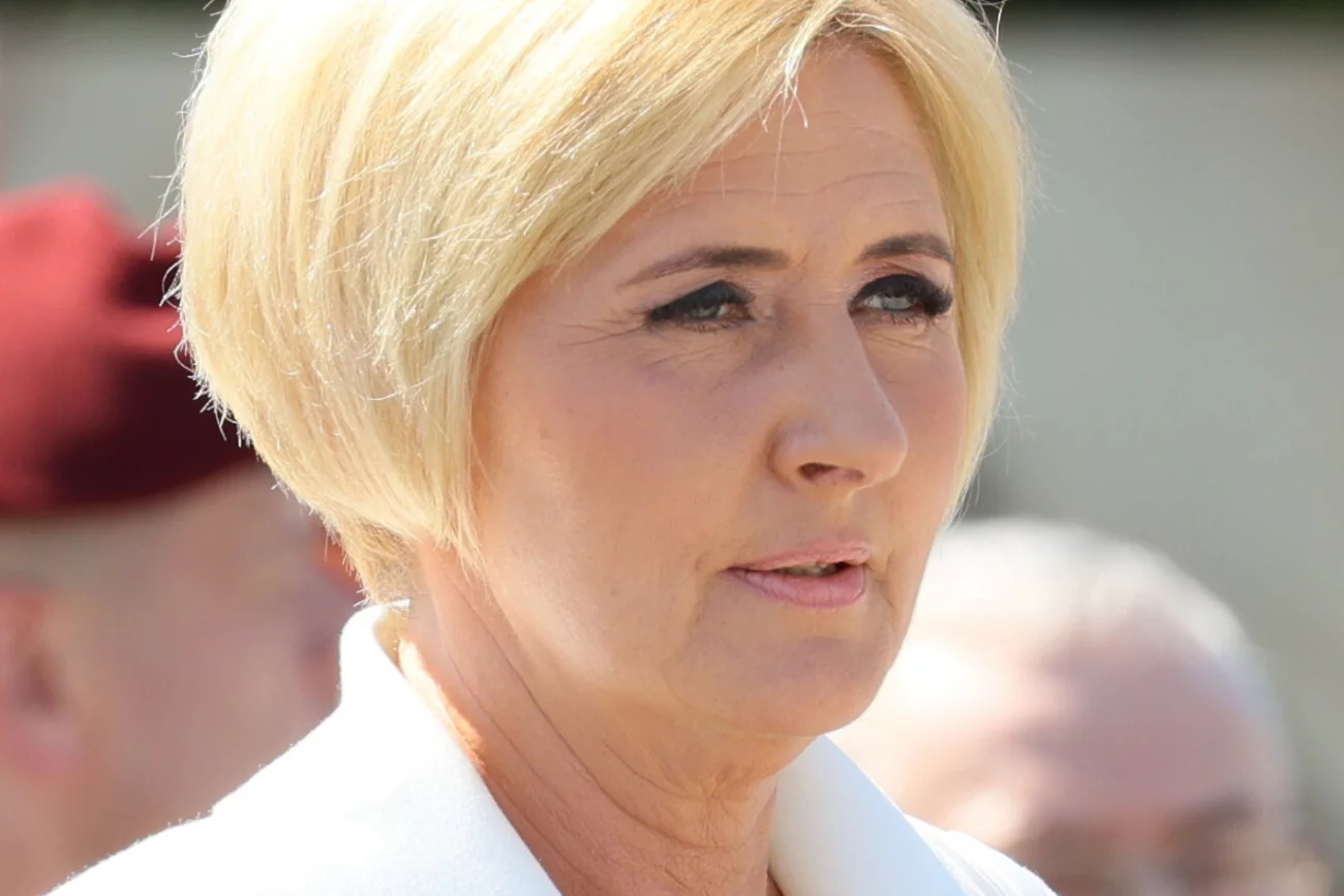 Agata Kornahuser-Duda w nowej fryzurze. Stylista gwiazd ocenia