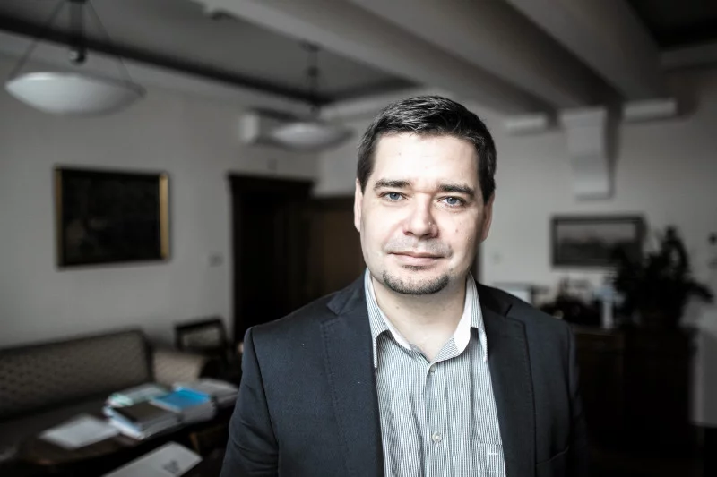 Problemy Michała Królikowskiego zaczęły się na początku tego roku. Jednak rozpędu nabrały dopiero po rozpoczęciu współpracy z Andrzejem Dudą.