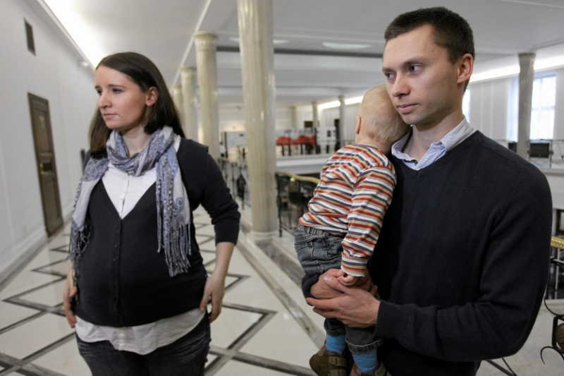 Elbanowscy protestują przeciwko jednemu podręcznikowi ministerstwa. Twierdzą, że jest robiony na kolanie