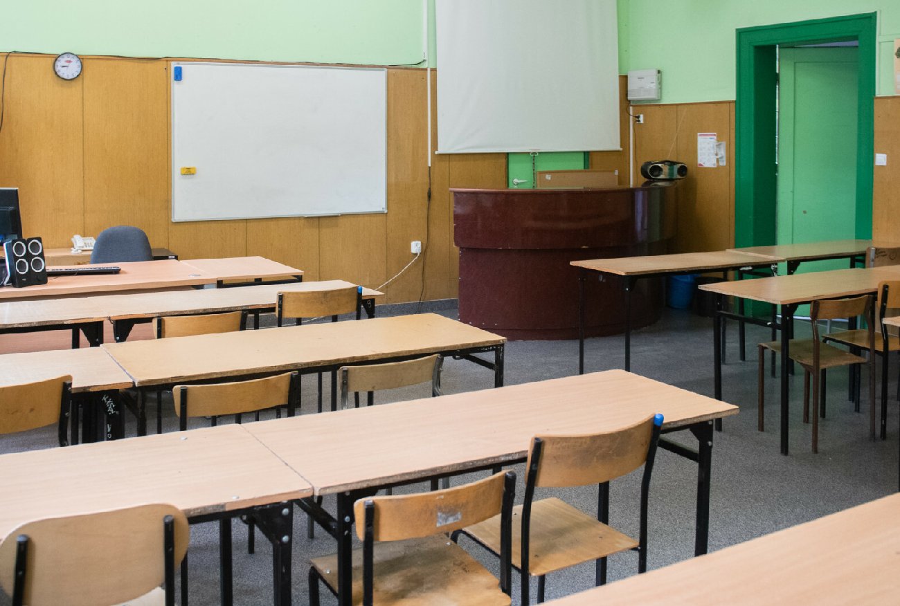 Chiny. Zmusił ucznia do zrobienia 200 przysiadów. Dziecko w szpitalu.