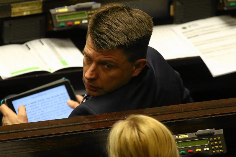 Ryszard Petru ewidentnie lubi memy.