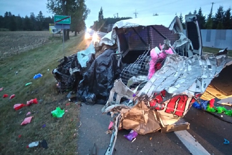 Takie wypadki, jak ten pod Glinojeckiem, to częsty widok na DK7.