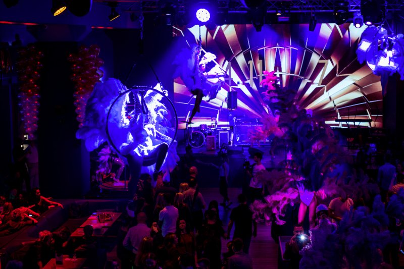 Hulakula to nowoczesne centrum rozrywki, usytuowane przy ul. Jagiellońska 82b w Warszawie