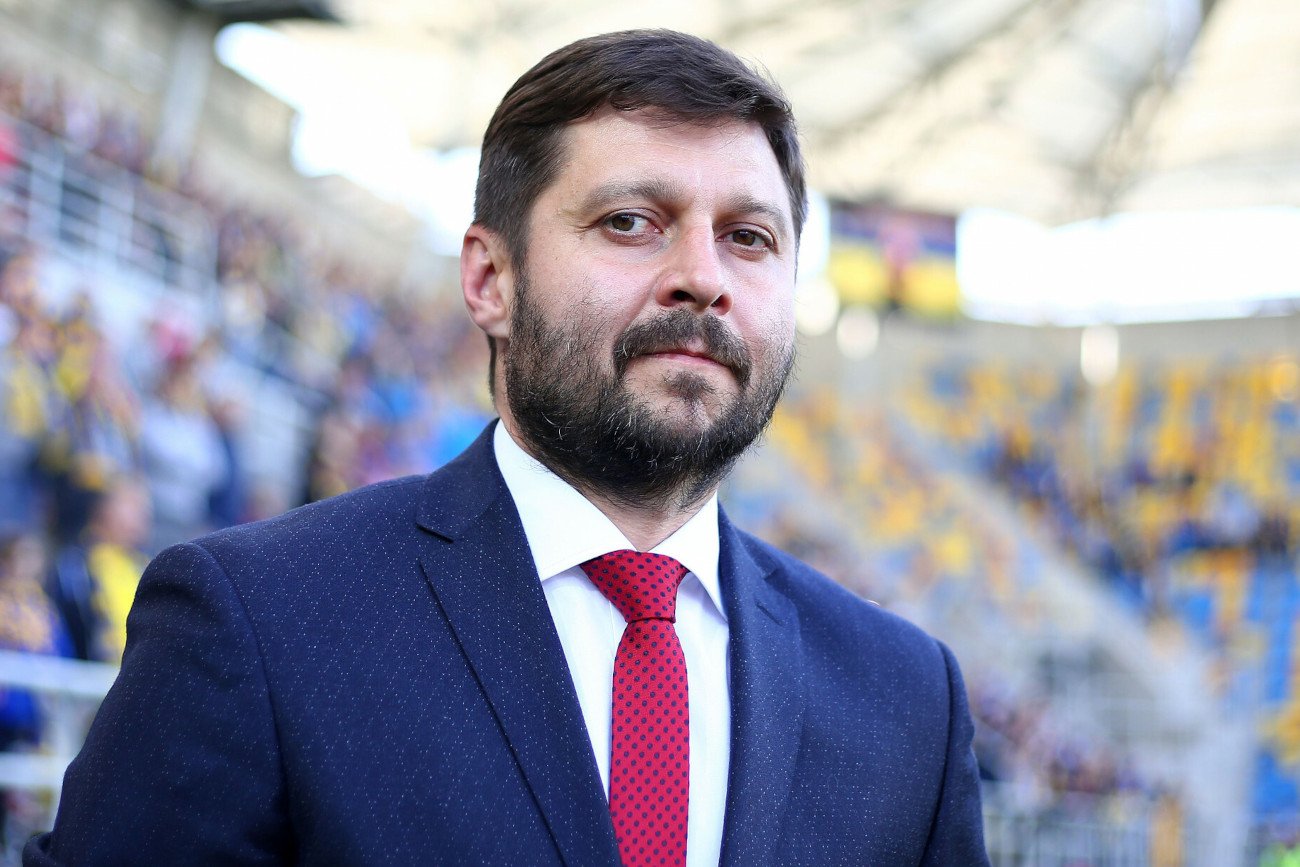 Marcin Kaczmarek został nowym trenerem piłkarskiej Lechii Gdańsk. 48-letni szkoleniowiec ma uniknąć spadku.