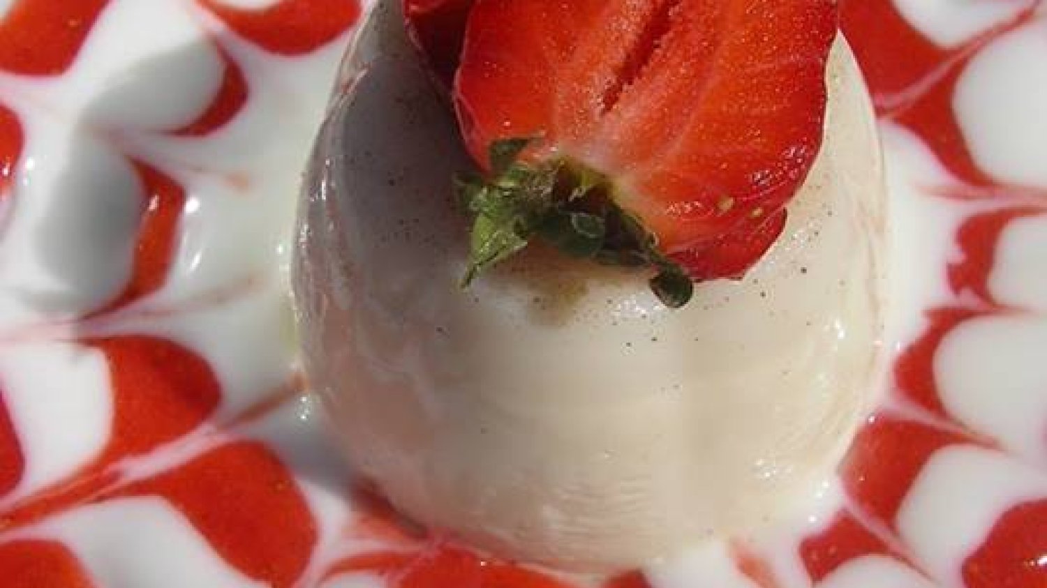 Pierwsza nagroda w naszym konkursie – praca pani Aleksandry Kocjan-Dziatłowicz – panna cotta